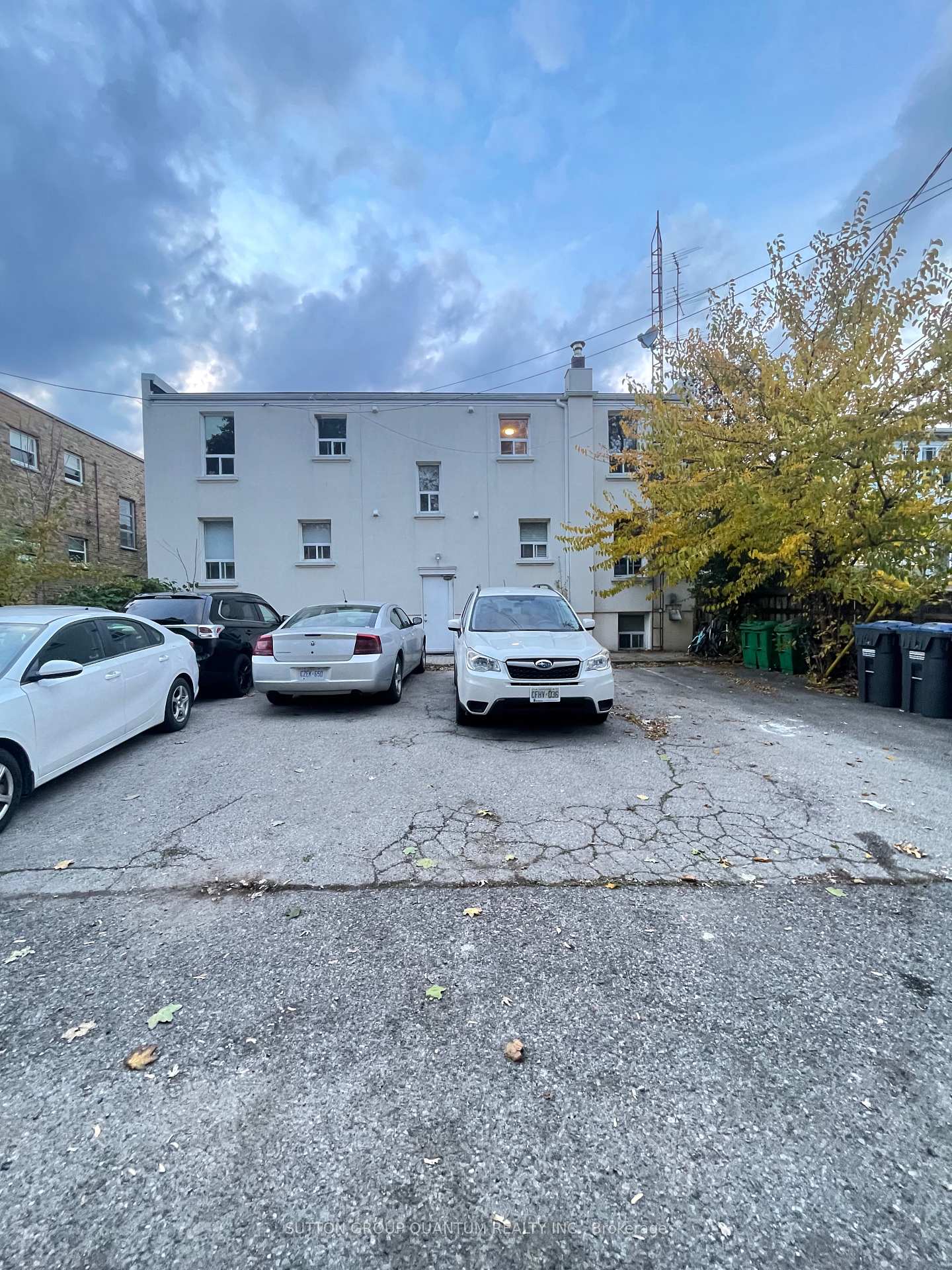 Photo 4 of Unit #2, 339 Lakeshore Road E, Mississauga, Port Credit — HOMEH