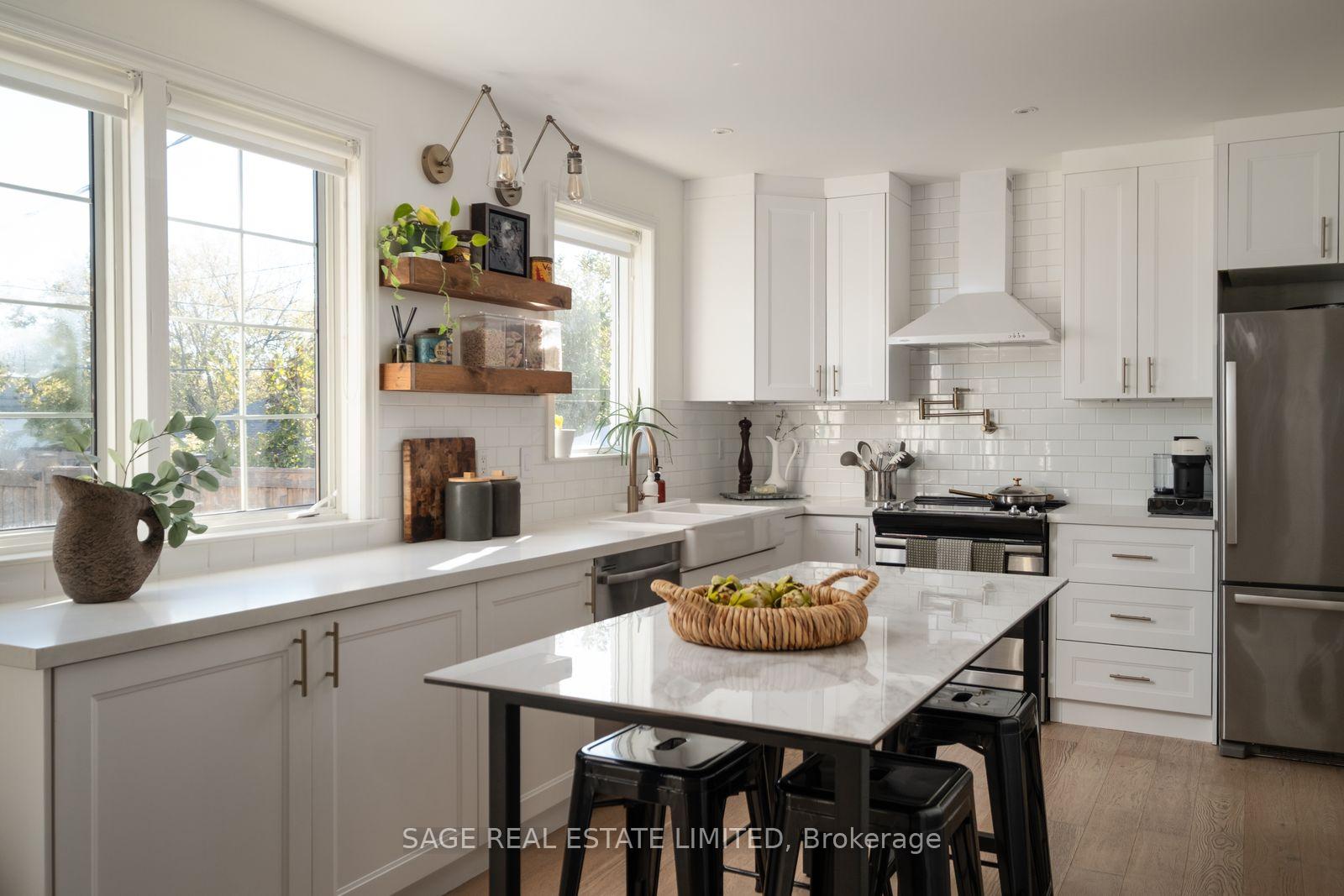 Photo 9 of 11 Maple Boulevard, Etobicoke, Mimico — HOMEH