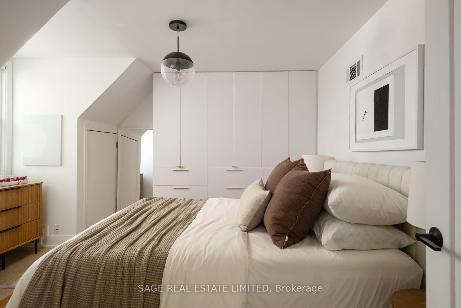 Photo 17 of 11 Maple Boulevard, Etobicoke, Mimico — HOMEH
