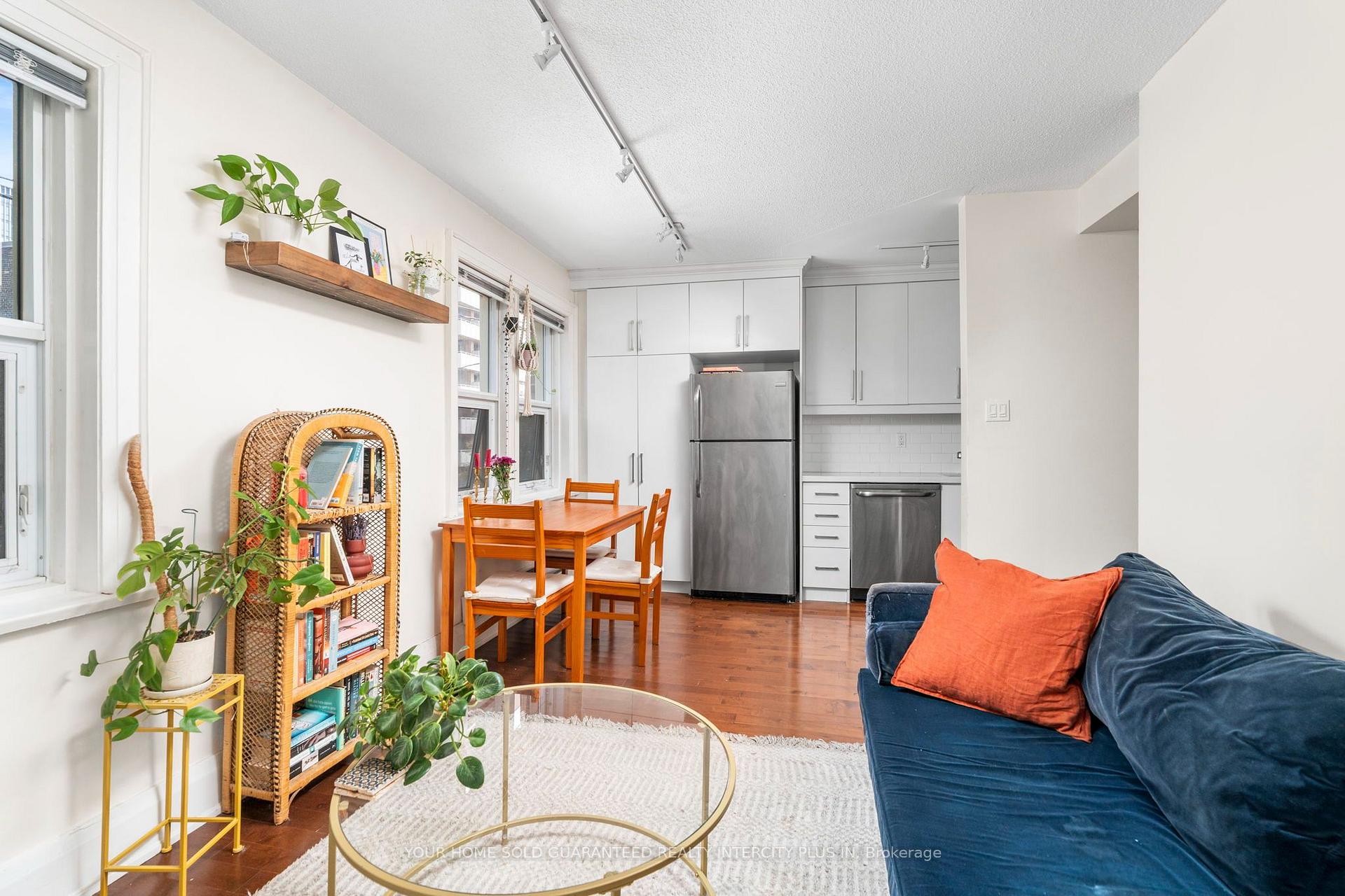 Photo 4 of Unit 202, 114 Vaughan Road, Toronto, Humewood-Cedarvale — HOMEH