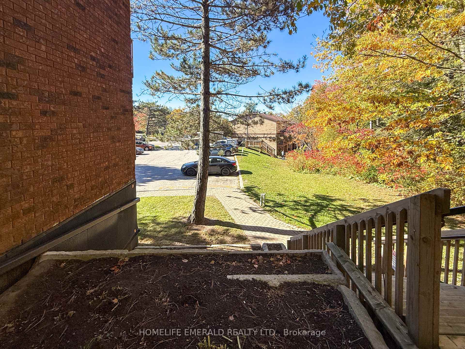 Photo 5 of Unit 8, 14 Shadowood Road, Barrie, Ardagh — HOMEH