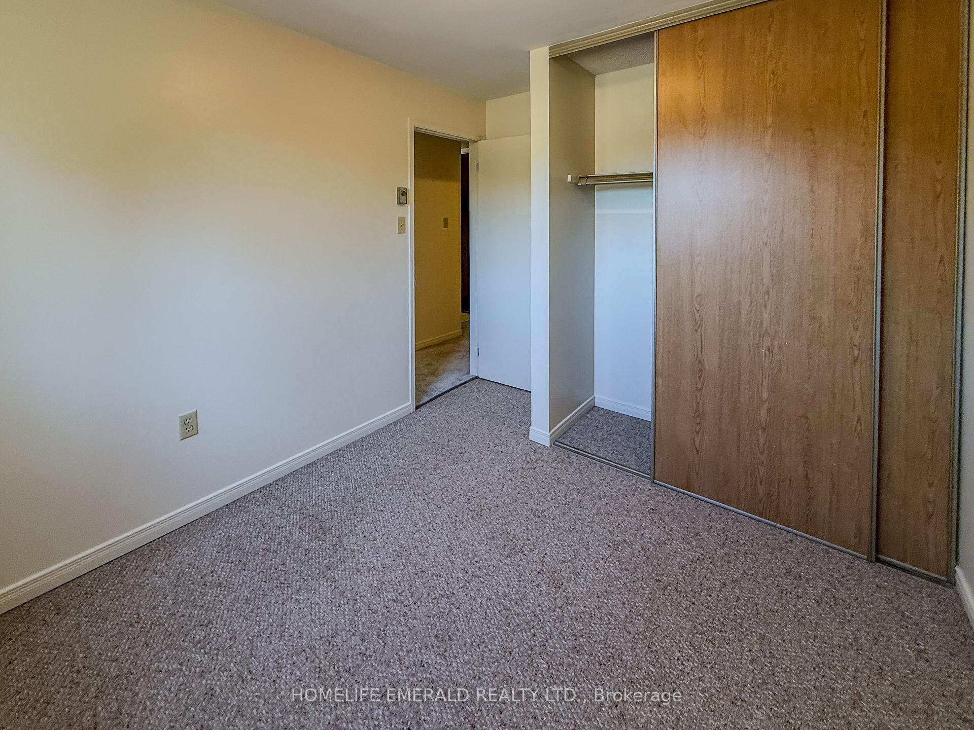 Photo 10 of Unit 8, 14 Shadowood Road, Barrie, Ardagh — HOMEH