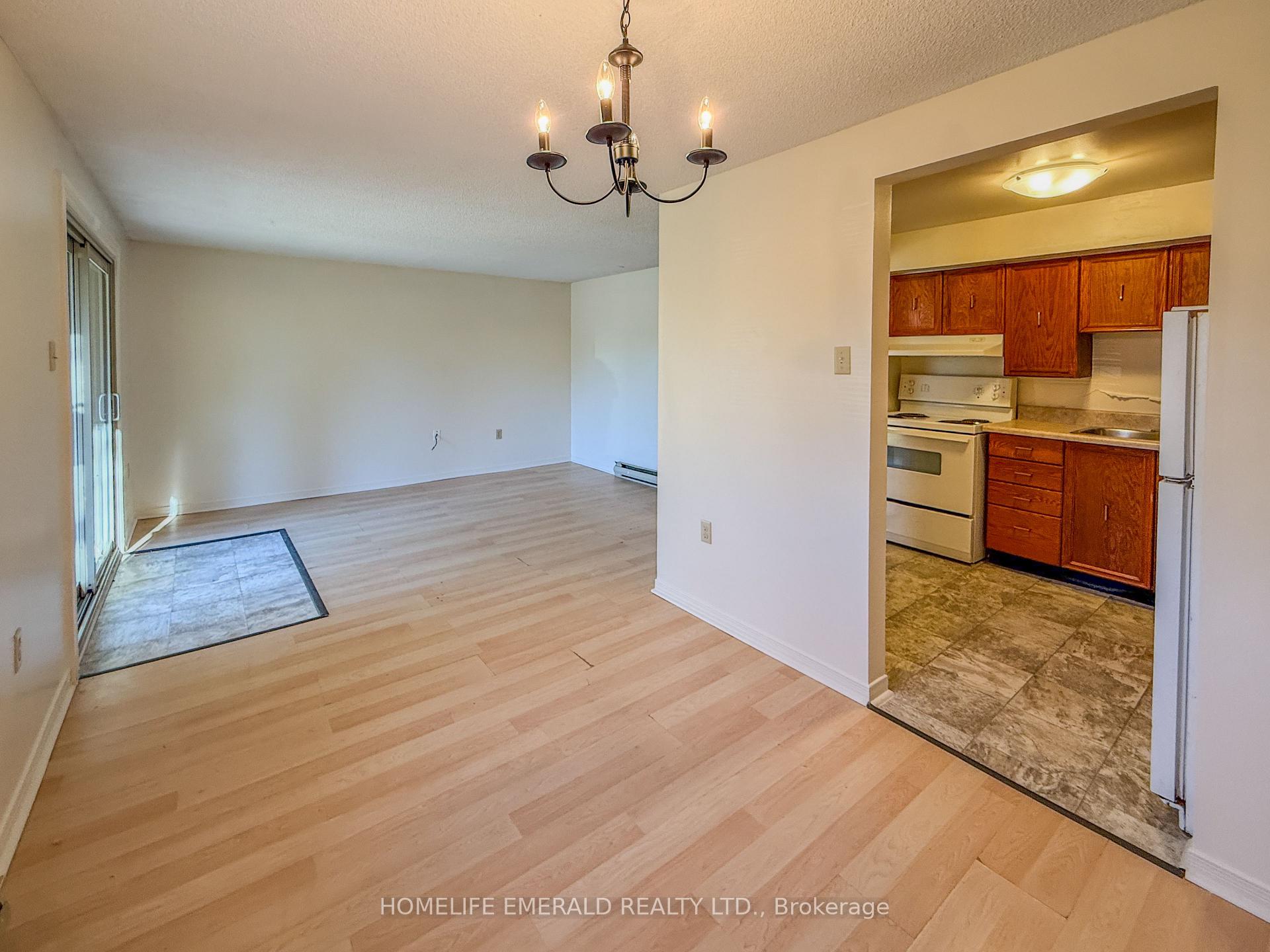 Photo 18 of Unit 8, 14 Shadowood Road, Barrie, Ardagh — HOMEH