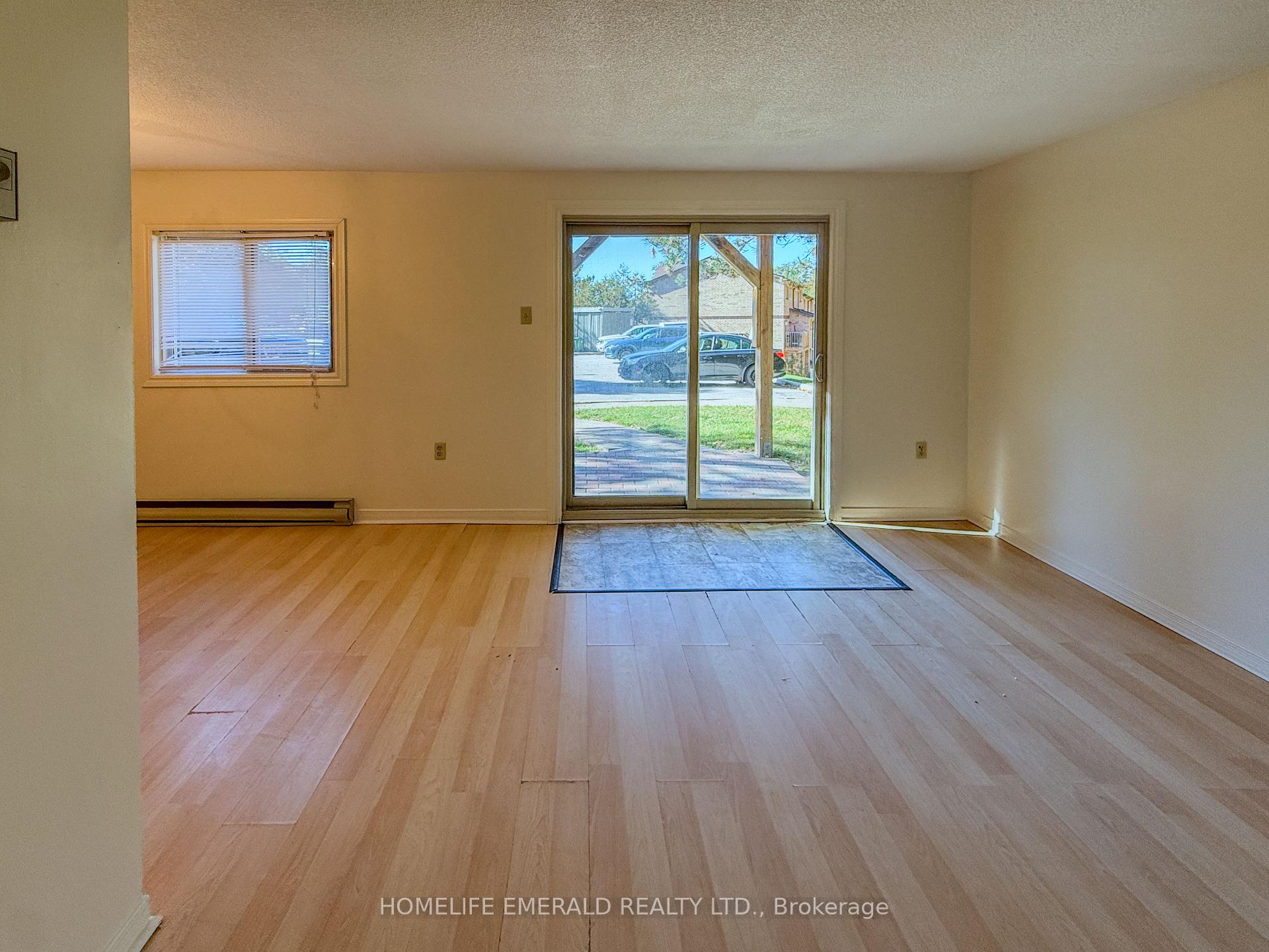 Photo 22 of Unit 8, 14 Shadowood Road, Barrie, Ardagh — HOMEH