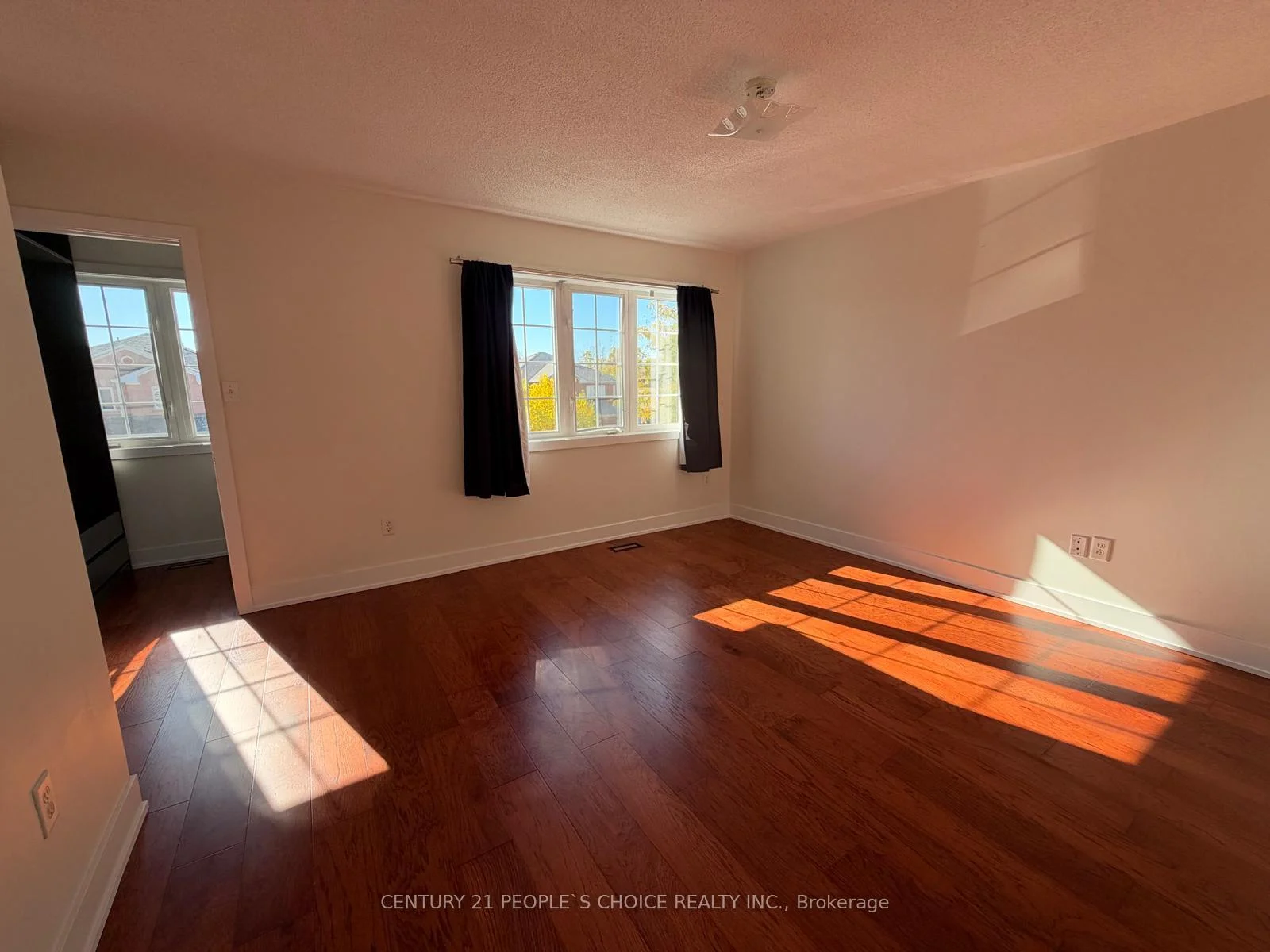 Photo 14 of 17 Corvette Court, Brampton, Fletcher's Meadow — HOMEH