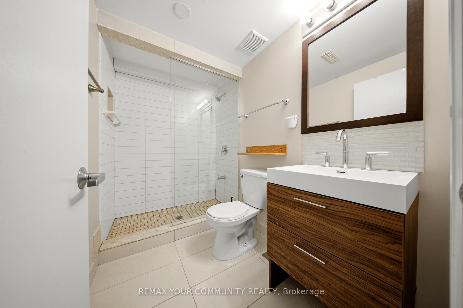 Photo 10 of Unit lower 2, 10 Tinder Crescent, North York, Victoria Village — HOMEH