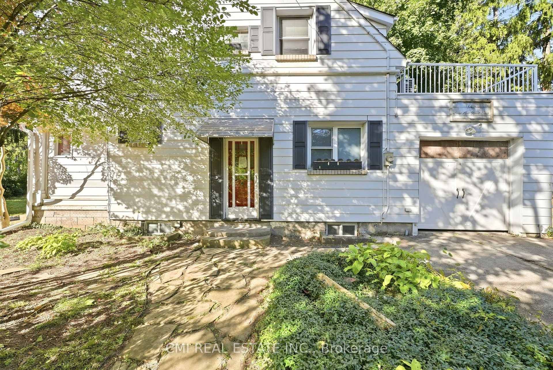 Photo 4 of 132 Base Line Road E, London, South G — HOMEH