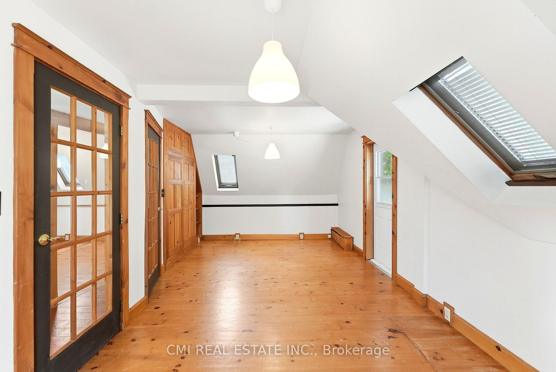 Photo 10 of 132 Base Line Road E, London, South G — HOMEH