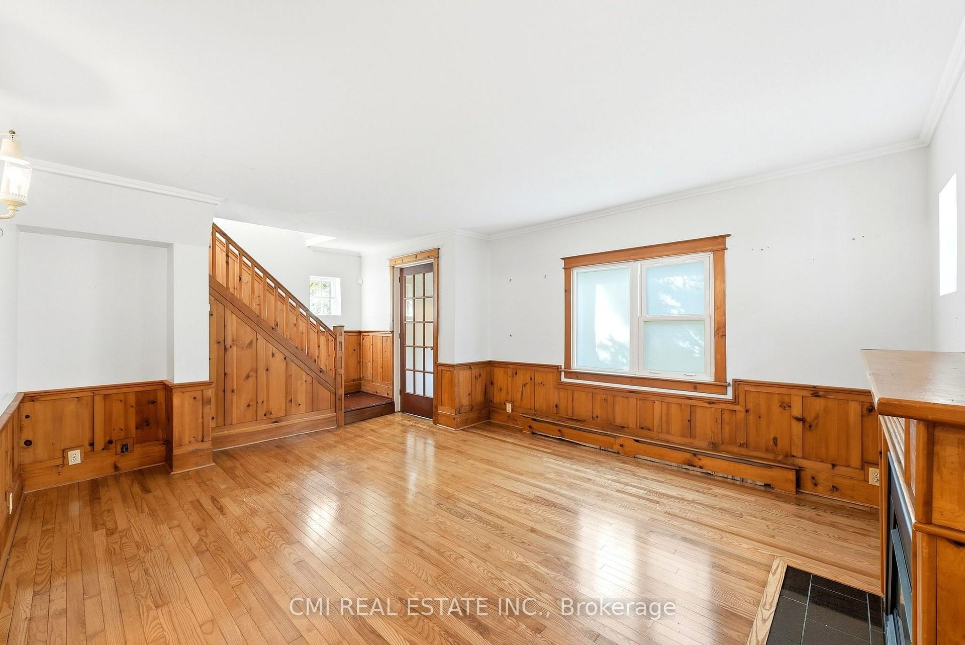 Photo 11 of 132 Base Line Road E, London, South G — HOMEH
