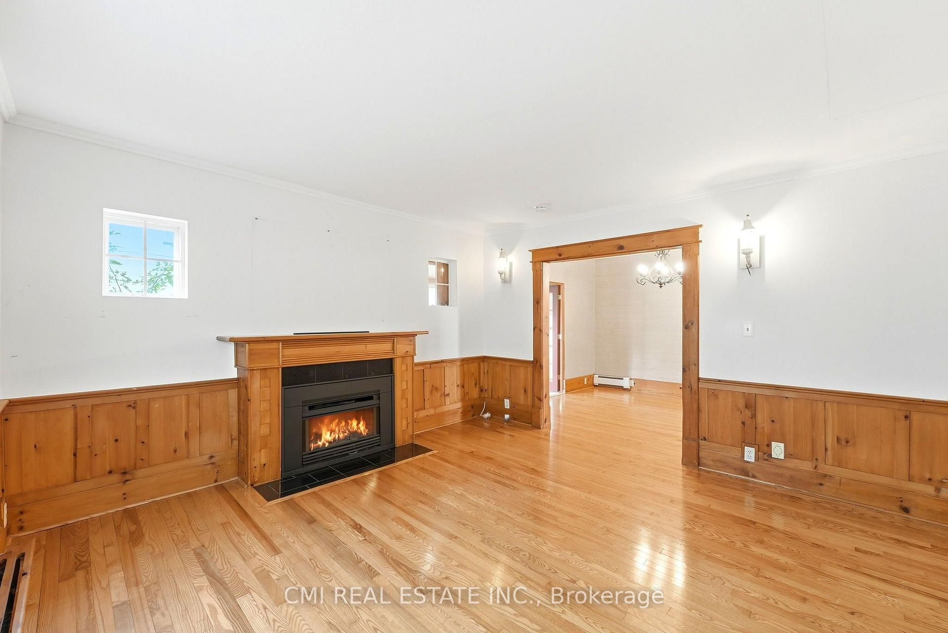 Photo 13 of 132 Base Line Road E, London, South G — HOMEH