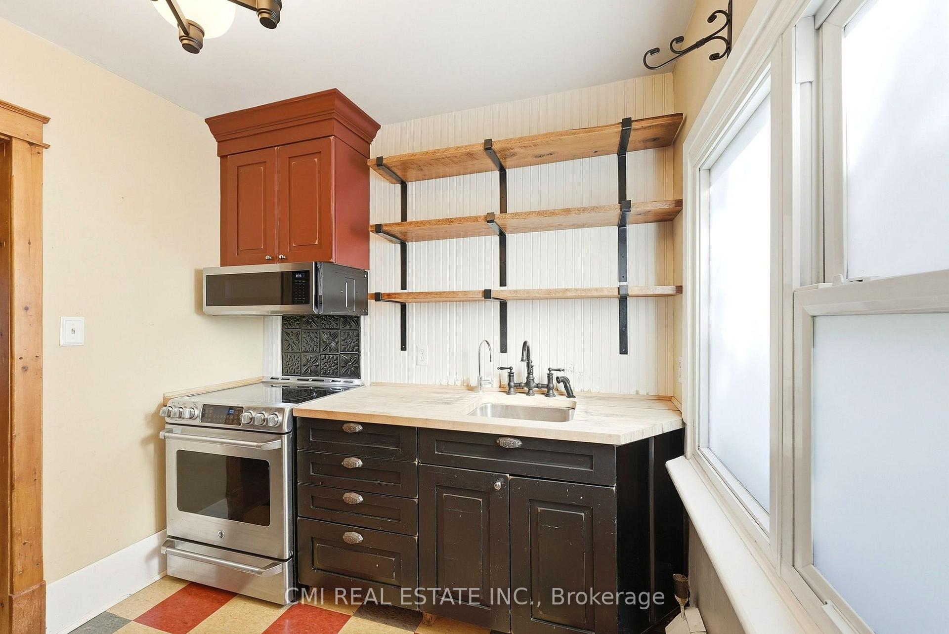 Photo 16 of 132 Base Line Road E, London, South G — HOMEH