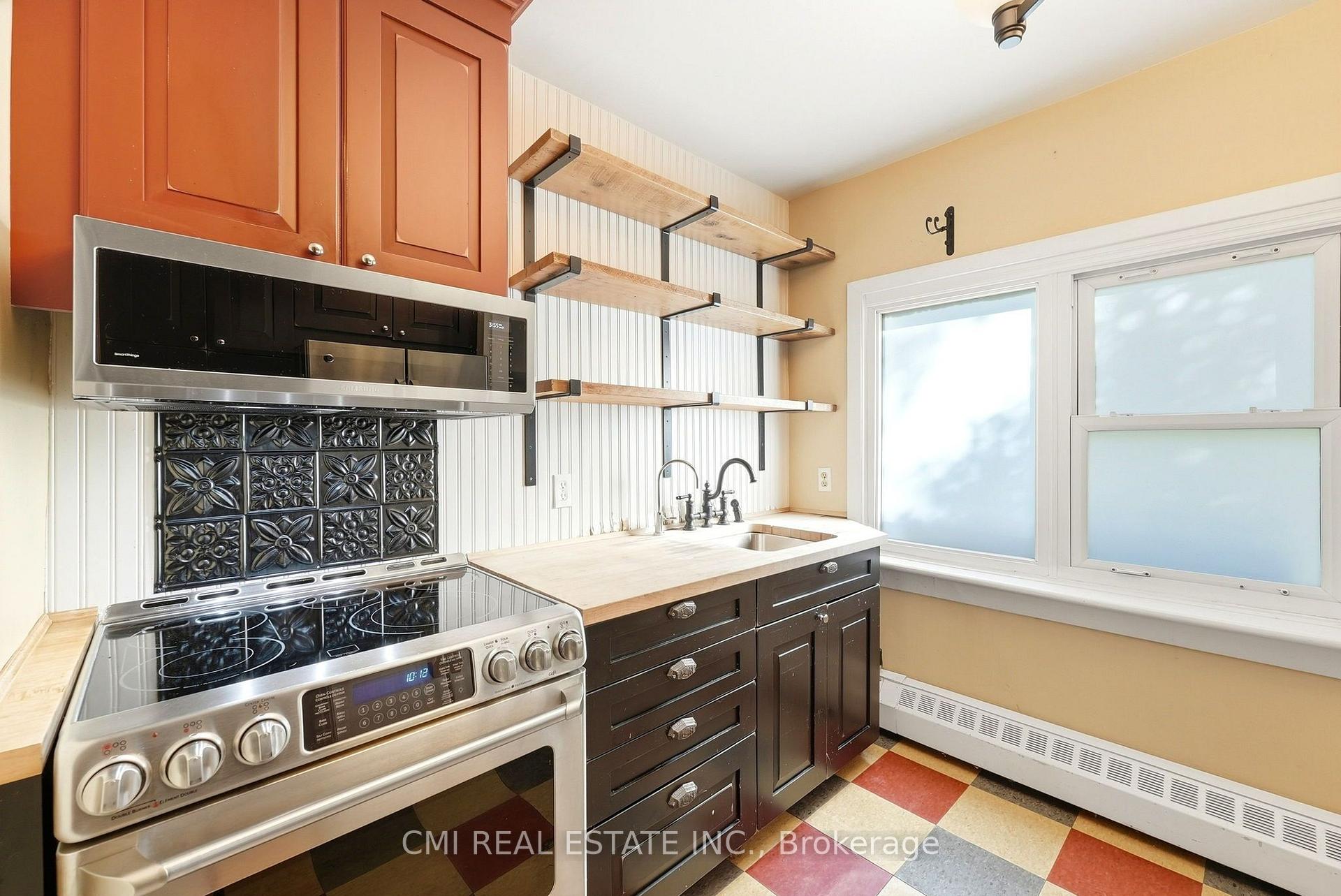Photo 18 of 132 Base Line Road E, London, South G — HOMEH