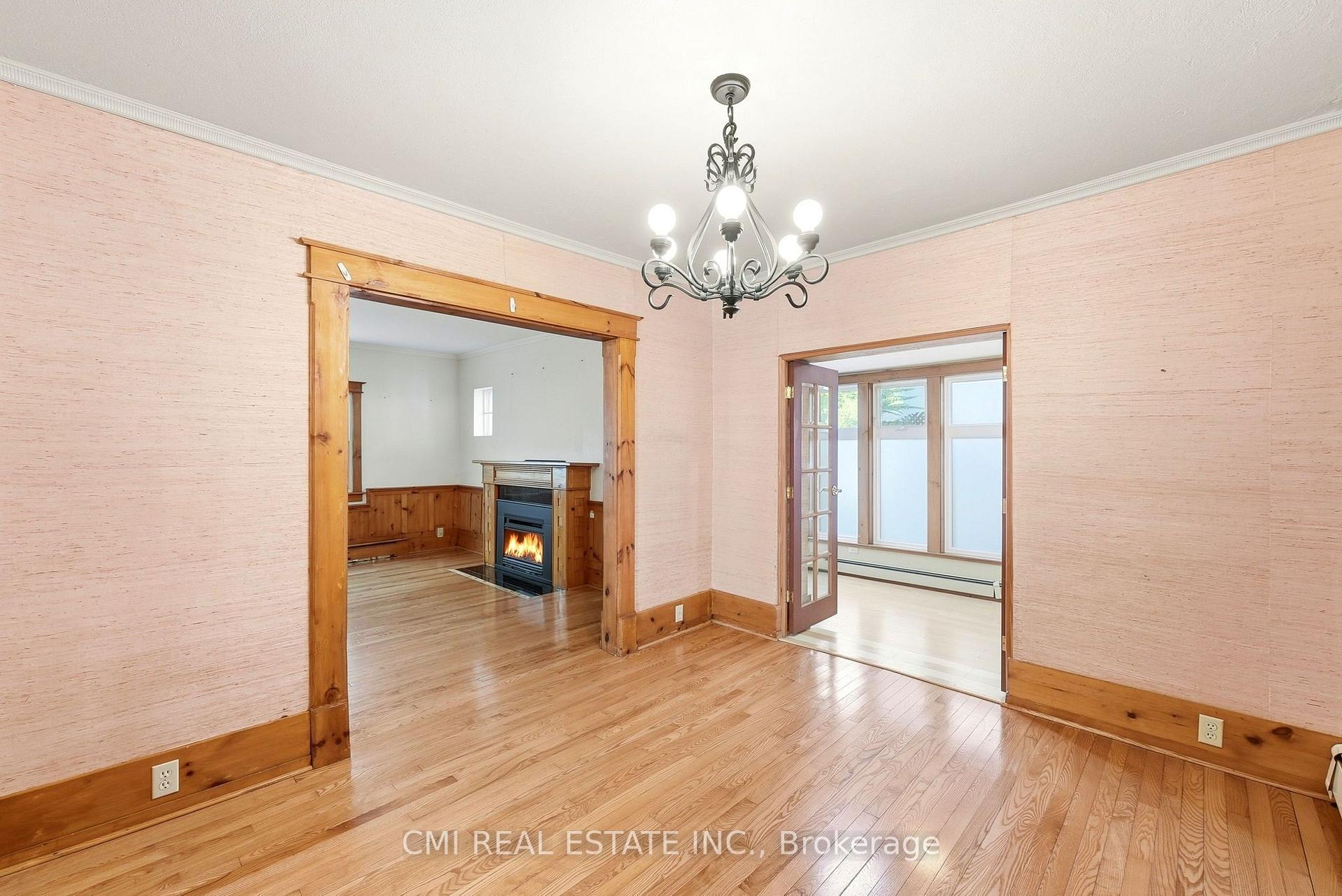 Photo 20 of 132 Base Line Road E, London, South G — HOMEH