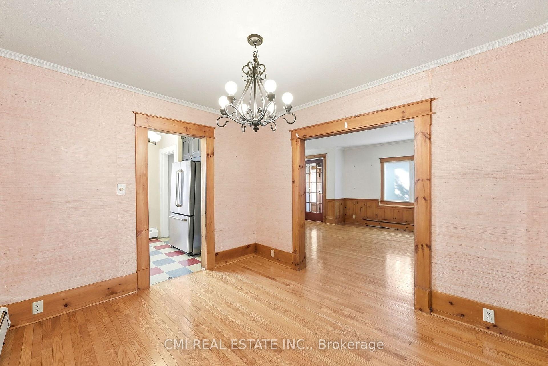Photo 21 of 132 Base Line Road E, London, South G — HOMEH