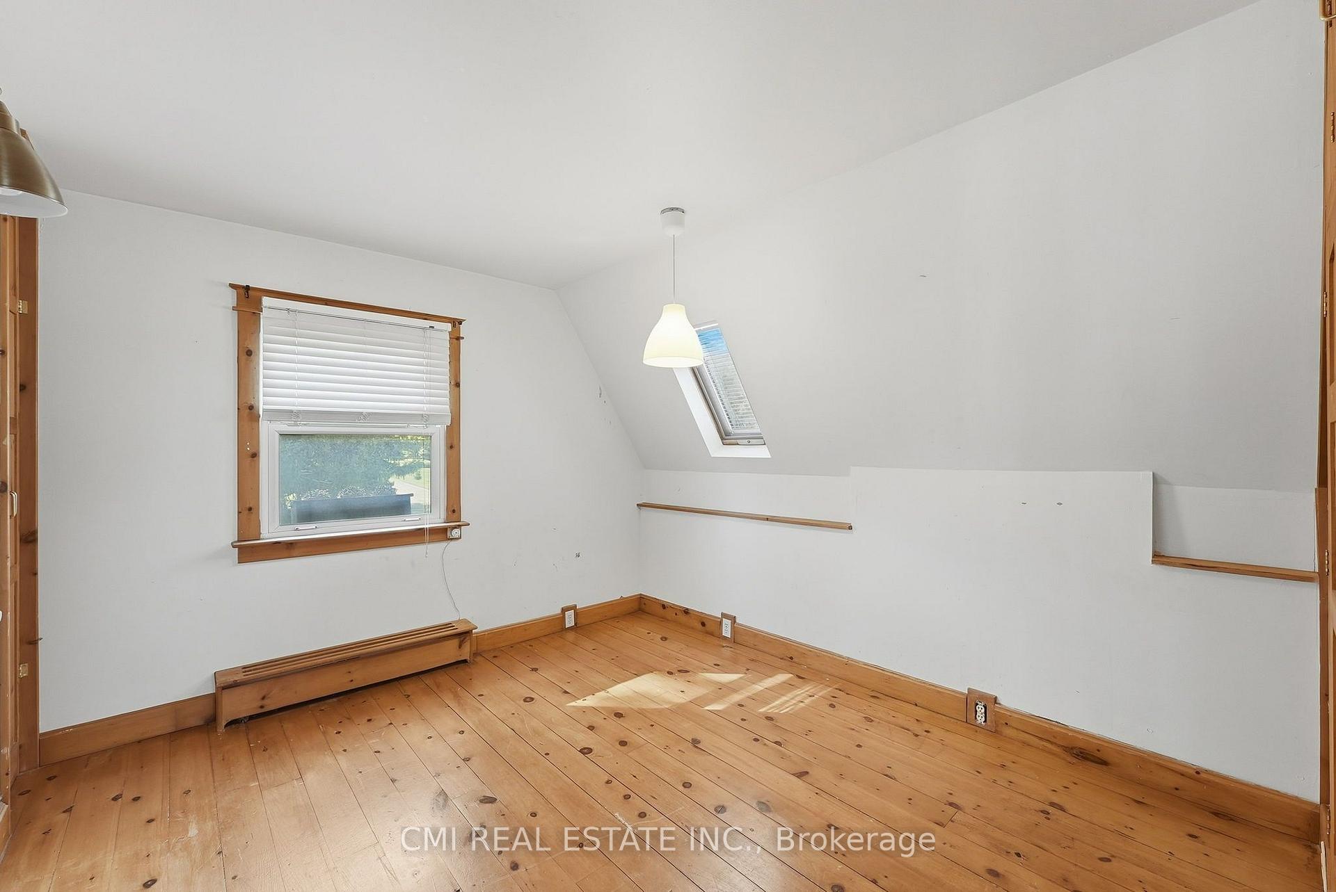 Photo 27 of 132 Base Line Road E, London, South G — HOMEH