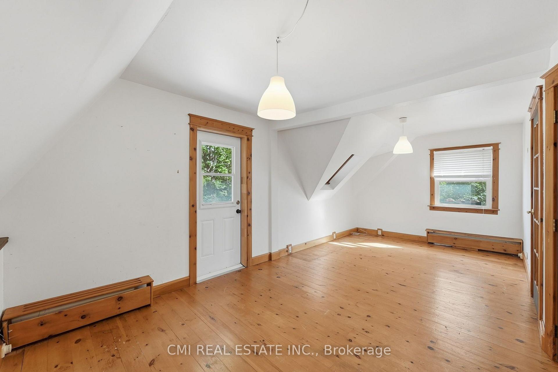 Photo 31 of 132 Base Line Road E, London, South G — HOMEH
