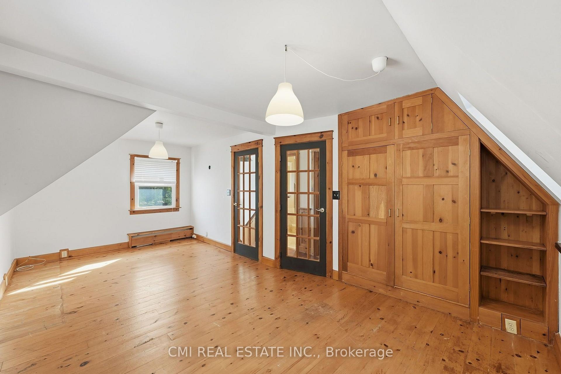 Photo 33 of 132 Base Line Road E, London, South G — HOMEH