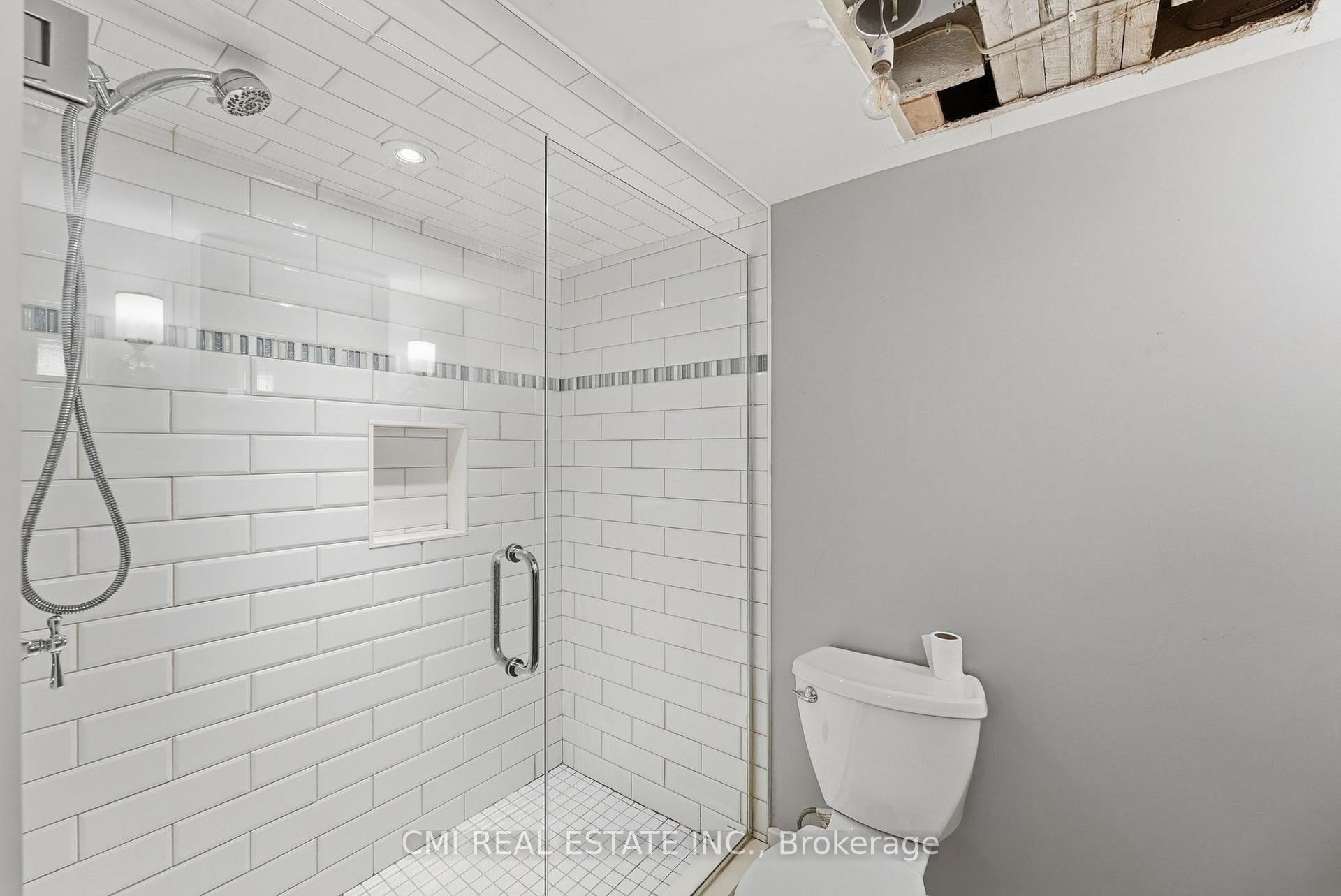 Photo 37 of 132 Base Line Road E, London, South G — HOMEH