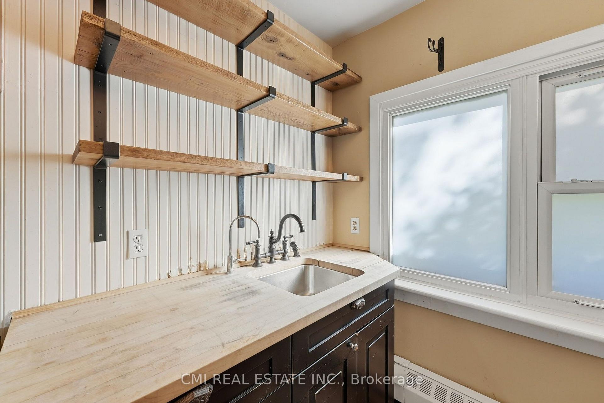 Photo 38 of 132 Base Line Road E, London, South G — HOMEH