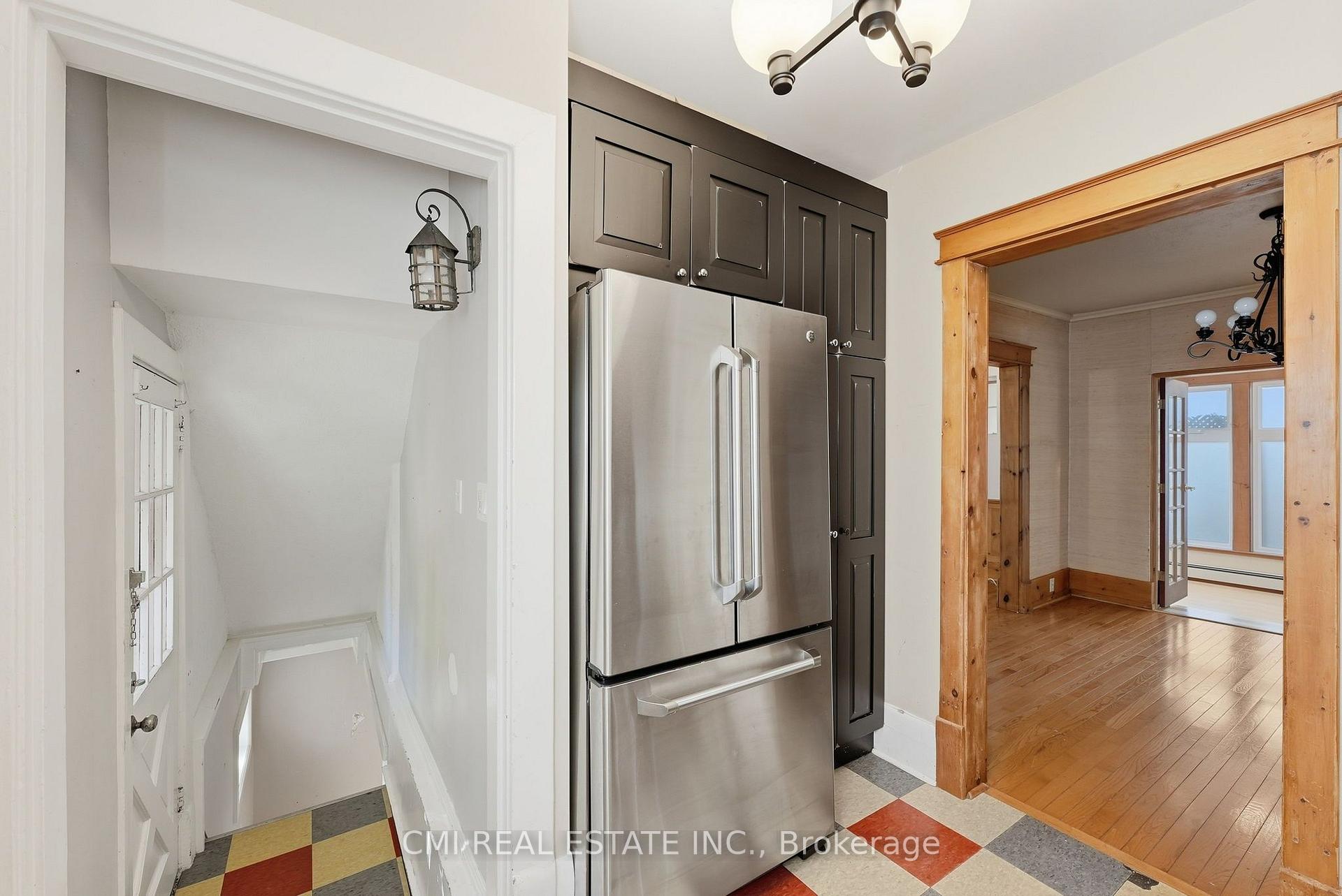 Photo 39 of 132 Base Line Road E, London, South G — HOMEH
