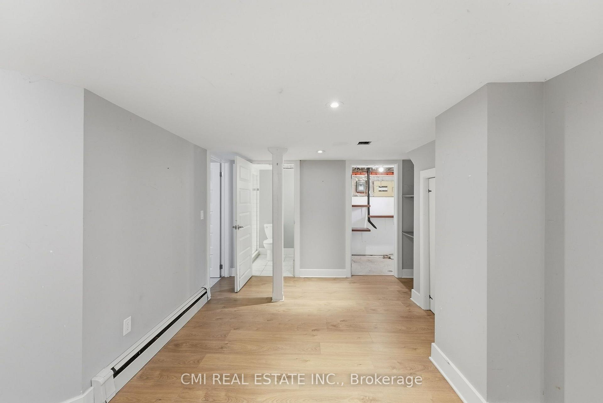 Photo 44 of 132 Base Line Road E, London, South G — HOMEH