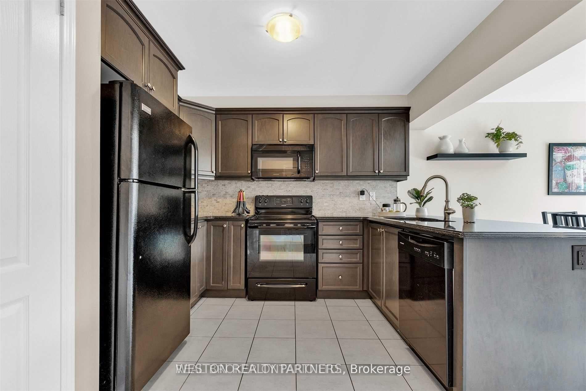 Photo 5 of 6 Colonel Frank Ching Crescent, Brampton, Fletcher's West — HOMEH
