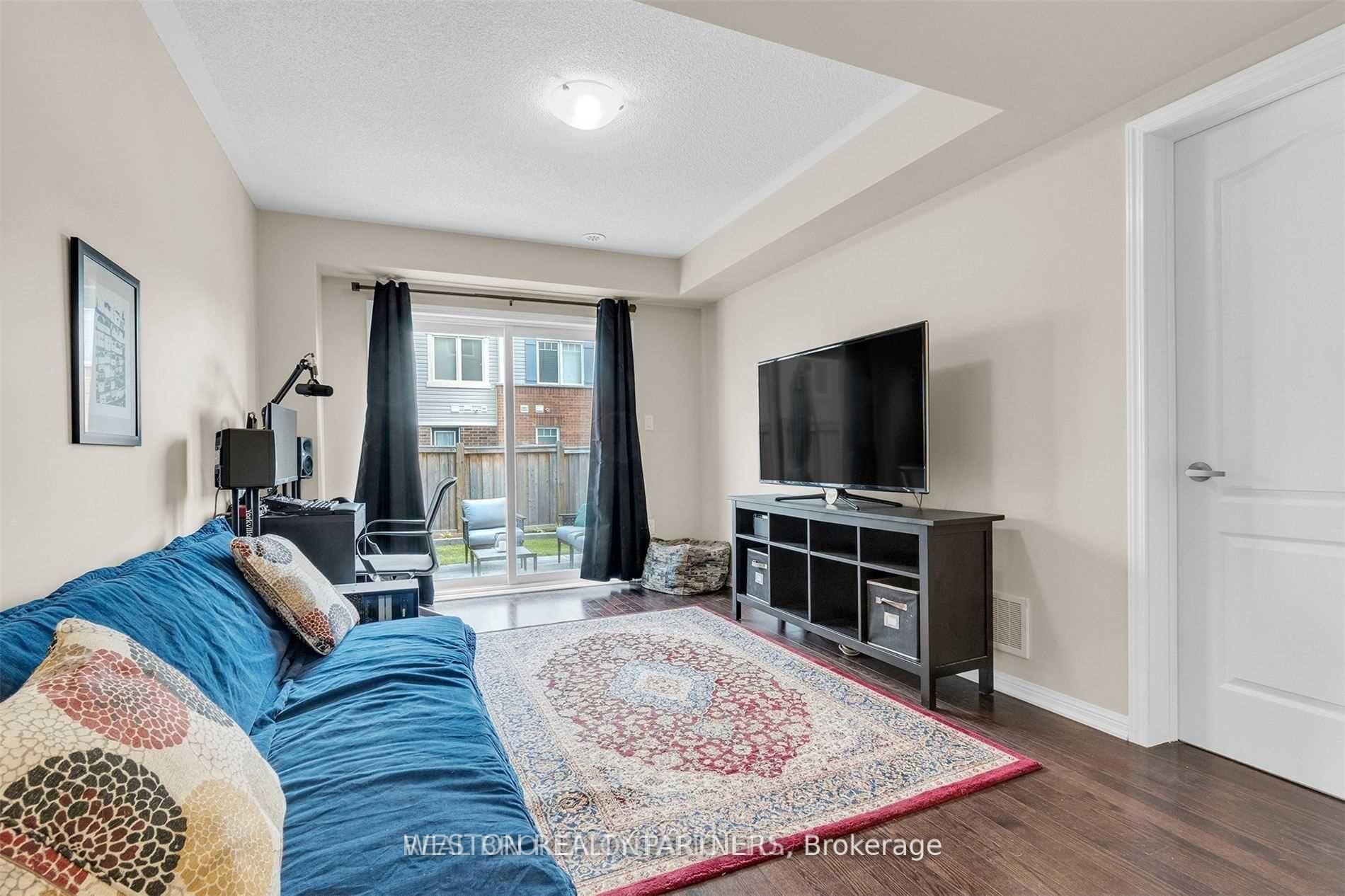 Photo 24 of 6 Colonel Frank Ching Crescent, Brampton, Fletcher's West — HOMEH