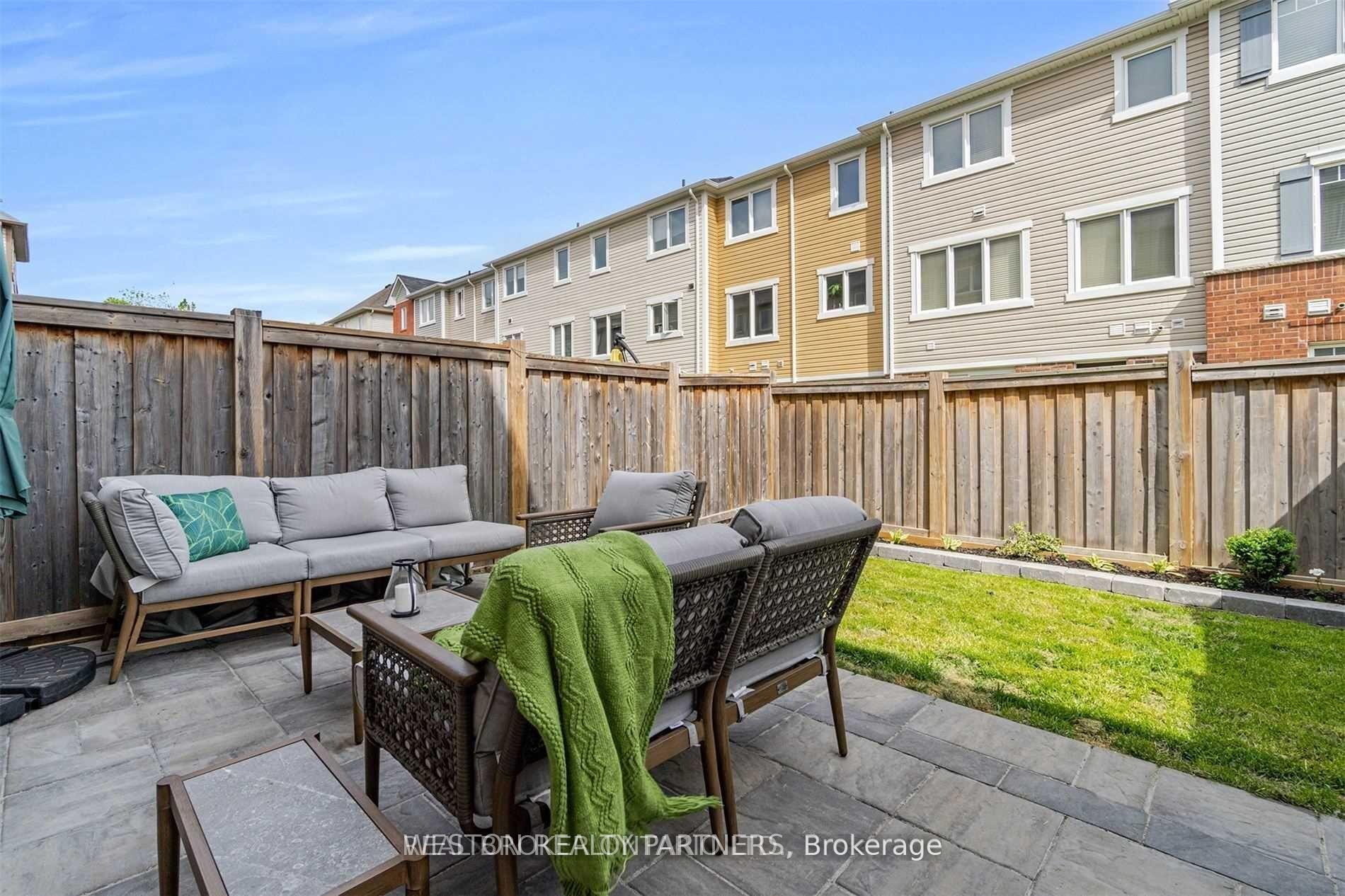 Photo 26 of 6 Colonel Frank Ching Crescent, Brampton, Fletcher's West — HOMEH