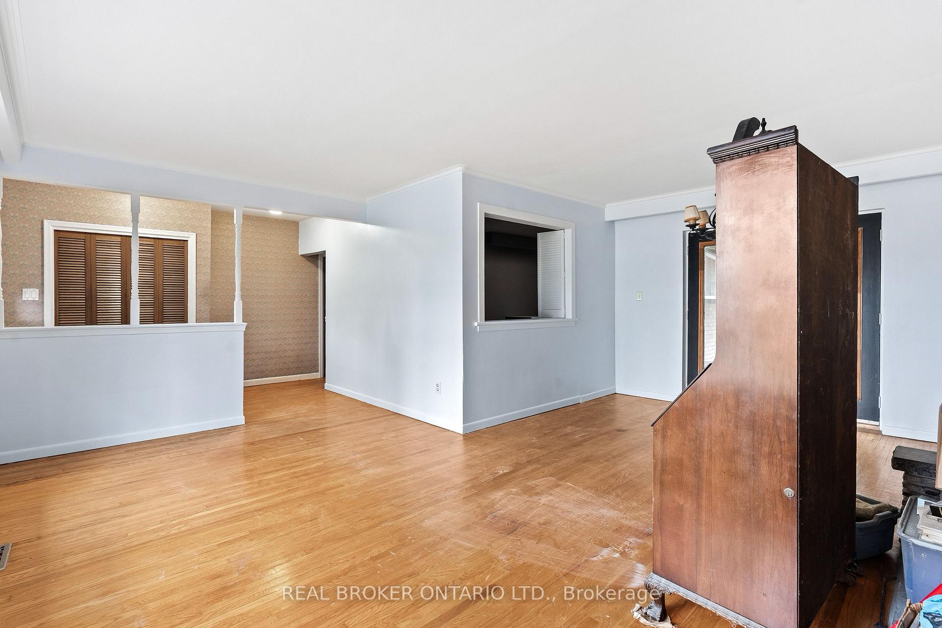 Photo 4 of 361 Rathburn Road, Etobicoke, Islington-City Centre West — HOMEH