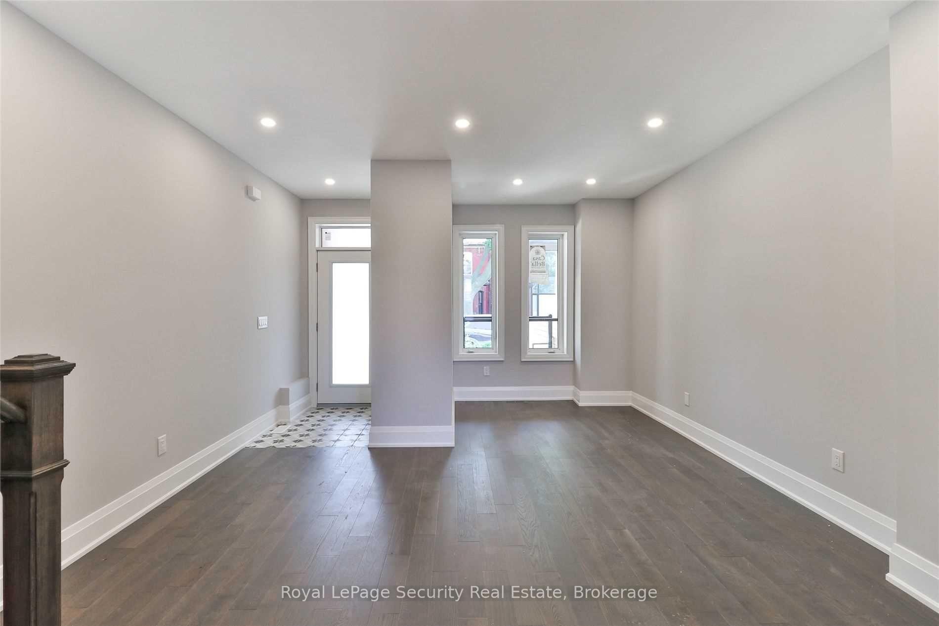 Photo 4 of Unit Main/ 2nd, 136 Markham Street, Toronto, Trinity-Bellwoods — HOMEH