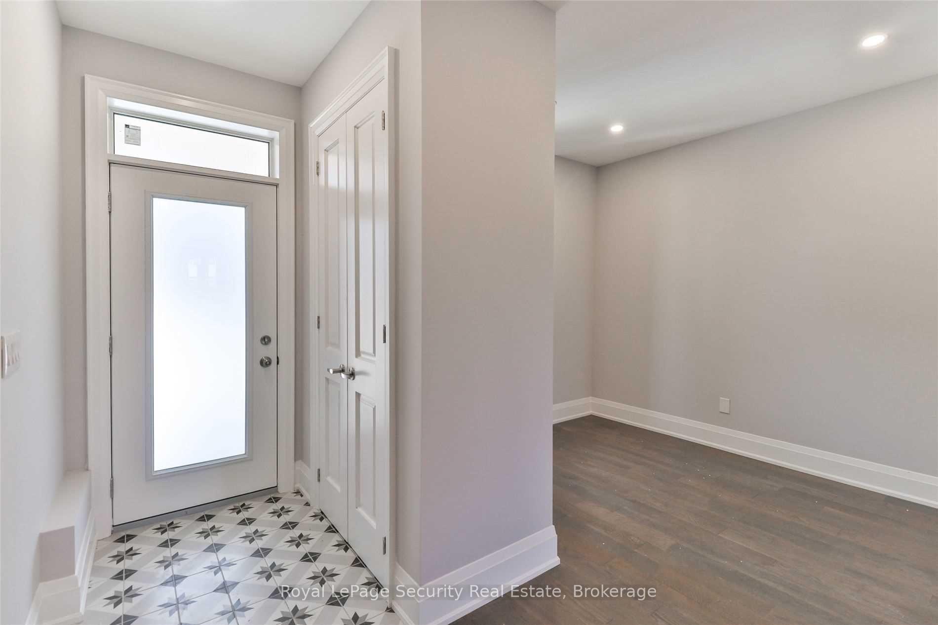 Photo 3 of Unit Main/ 2nd, 136 Markham Street, Toronto, Trinity-Bellwoods — HOMEH