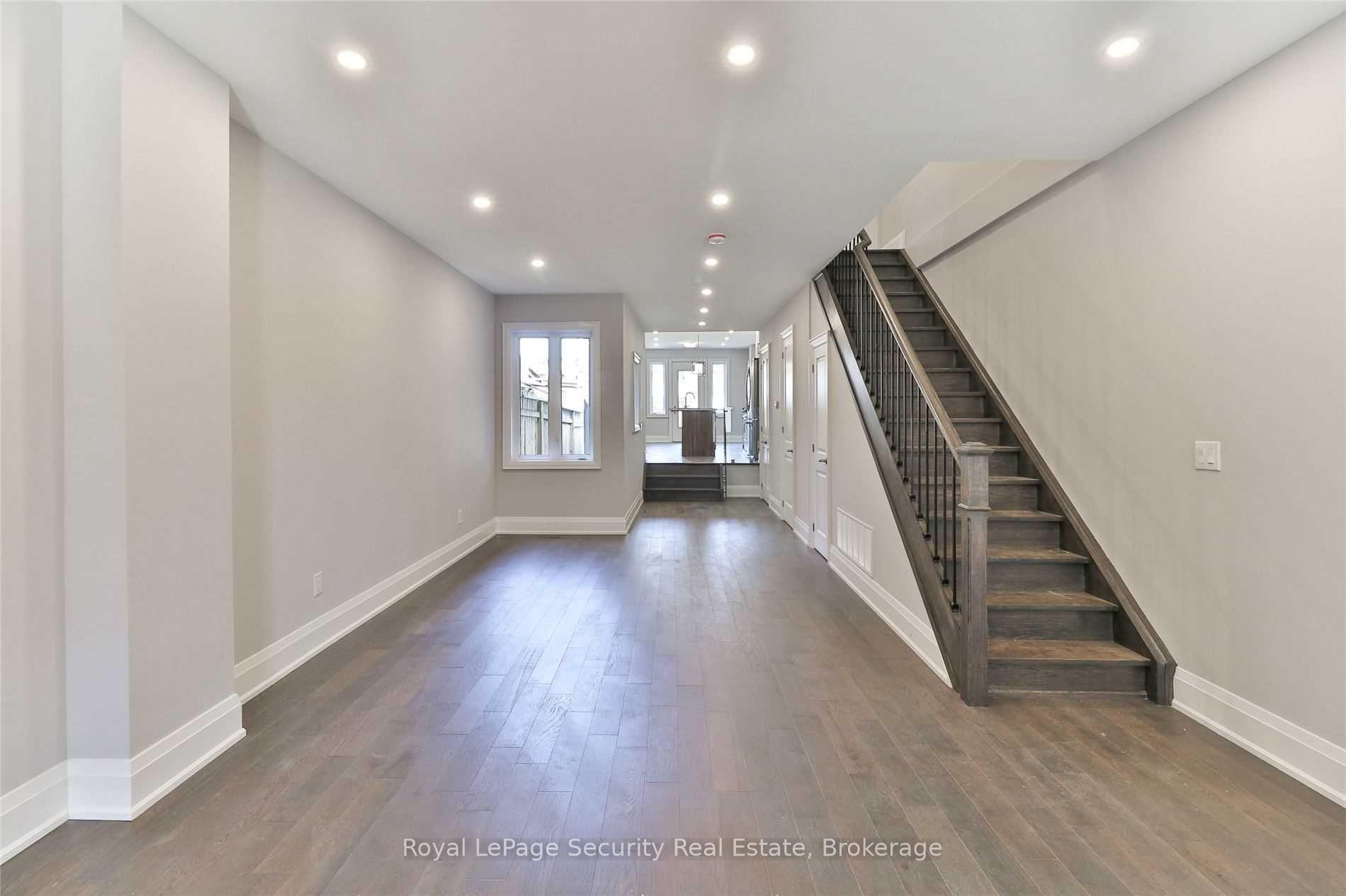 Photo 6 of Unit Main/ 2nd, 136 Markham Street, Toronto, Trinity-Bellwoods — HOMEH