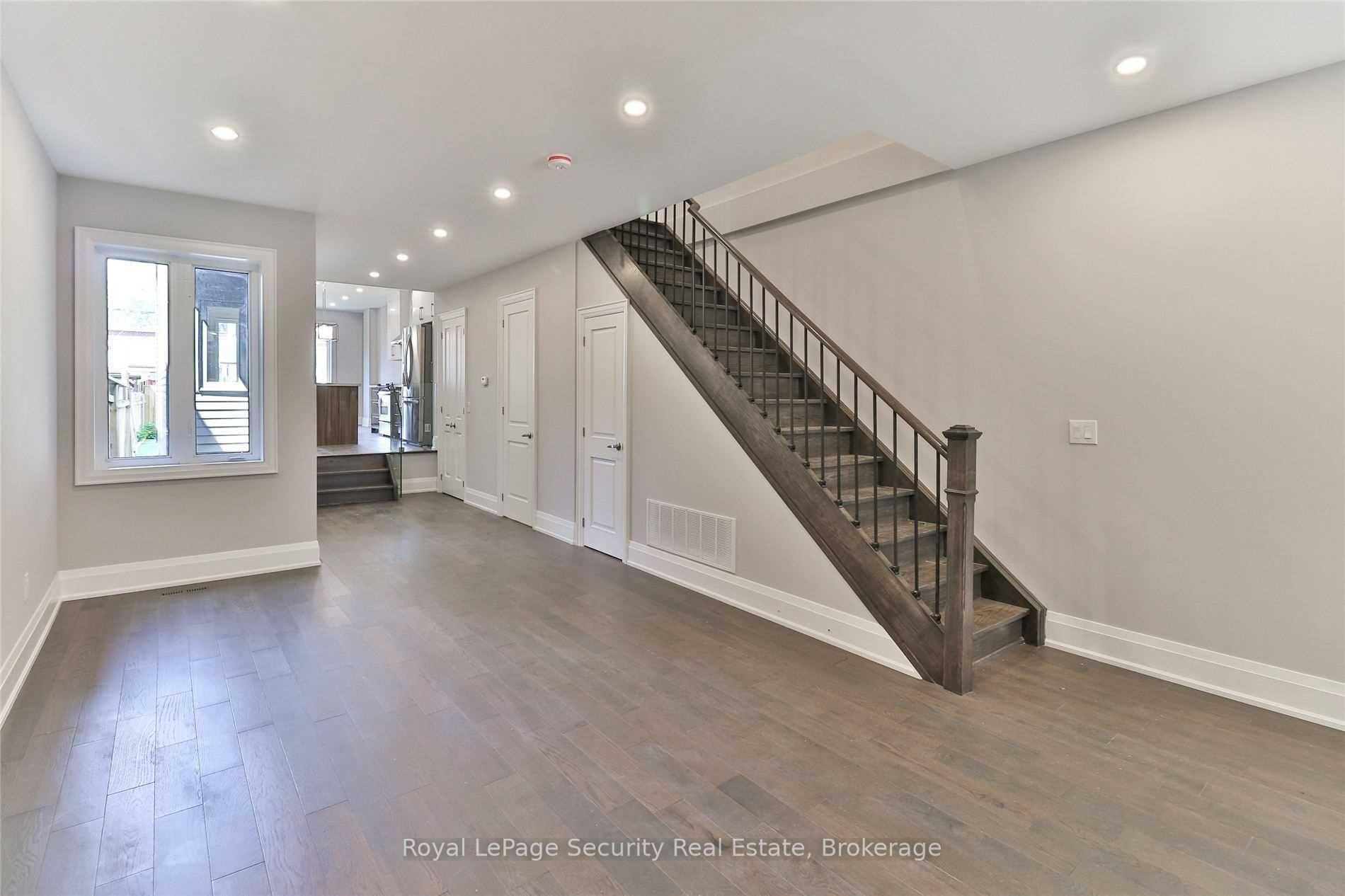 Photo 7 of Unit Main/ 2nd, 136 Markham Street, Toronto, Trinity-Bellwoods — HOMEH