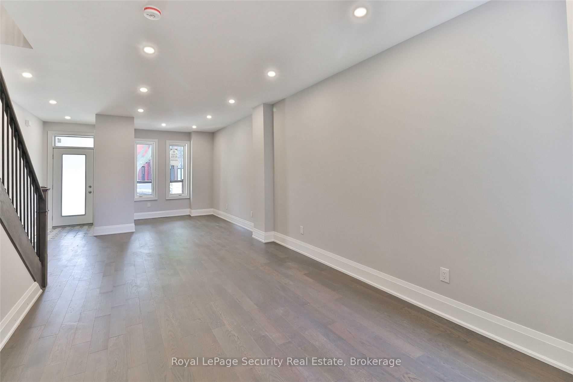 Photo 8 of Unit Main/ 2nd, 136 Markham Street, Toronto, Trinity-Bellwoods — HOMEH