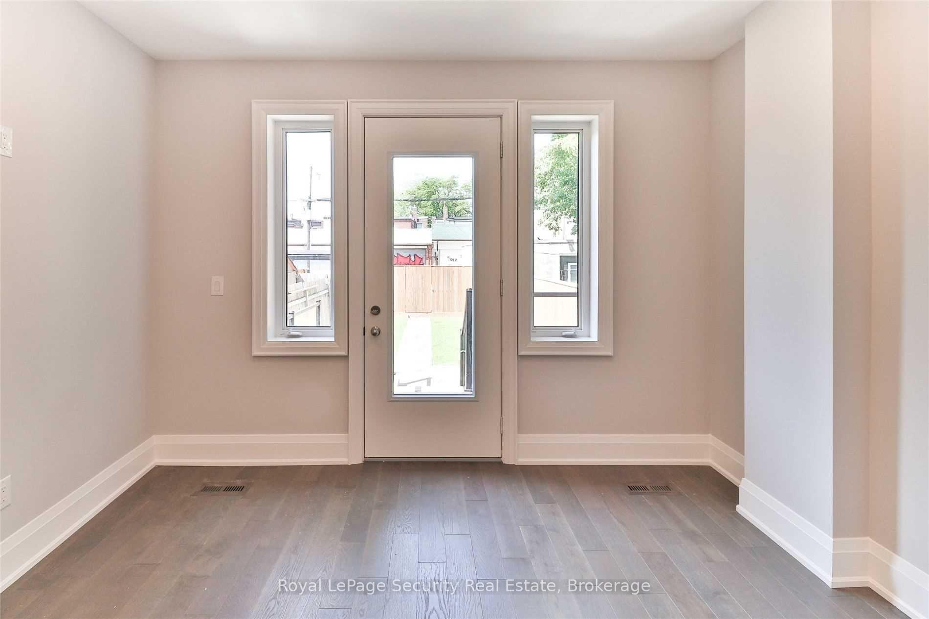 Photo 10 of Unit Main/ 2nd, 136 Markham Street, Toronto, Trinity-Bellwoods — HOMEH