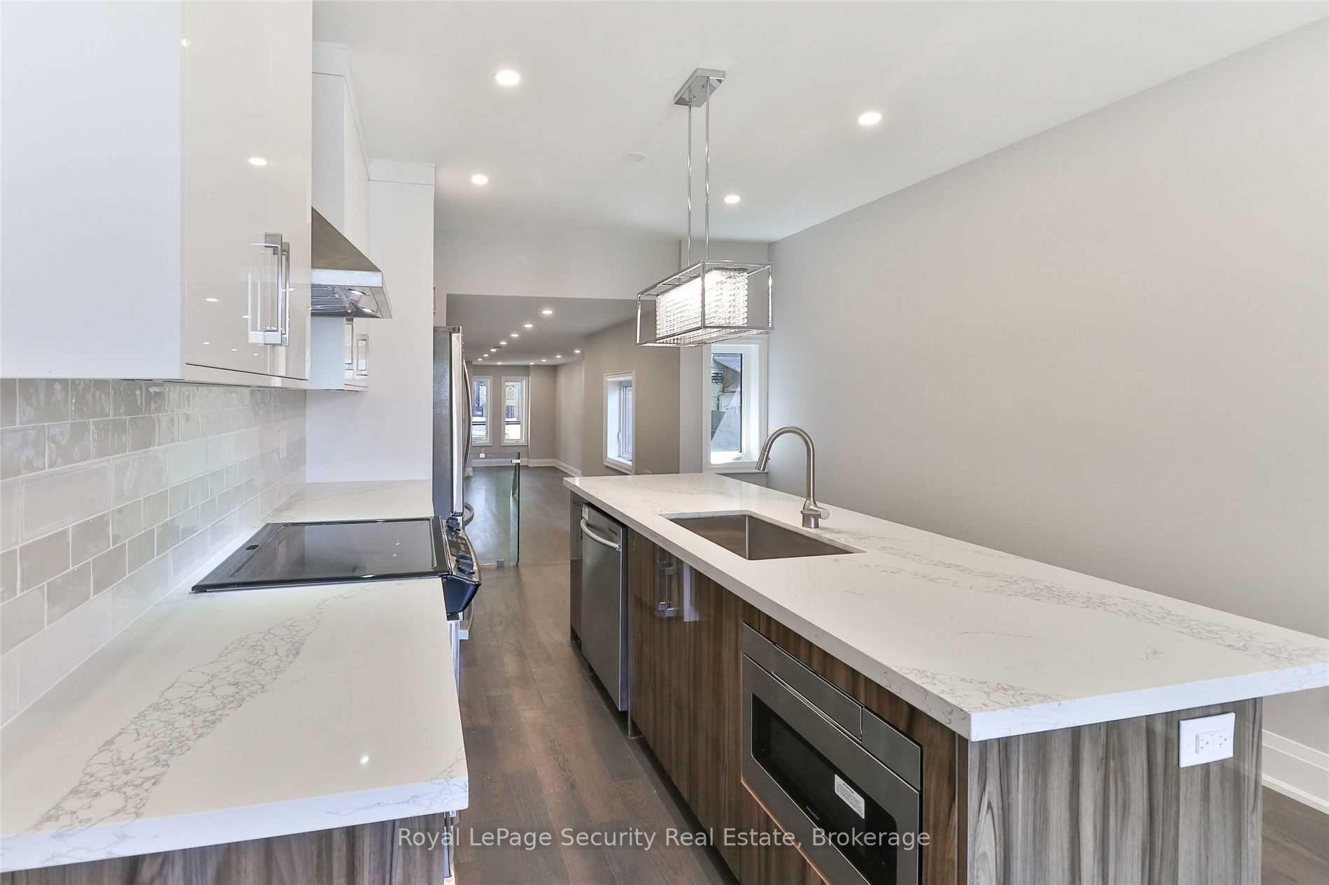 Photo 15 of Unit Main/ 2nd, 136 Markham Street, Toronto, Trinity-Bellwoods — HOMEH