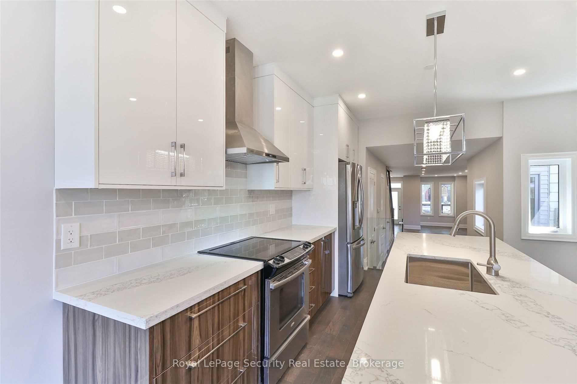 Photo 16 of Unit Main/ 2nd, 136 Markham Street, Toronto, Trinity-Bellwoods — HOMEH