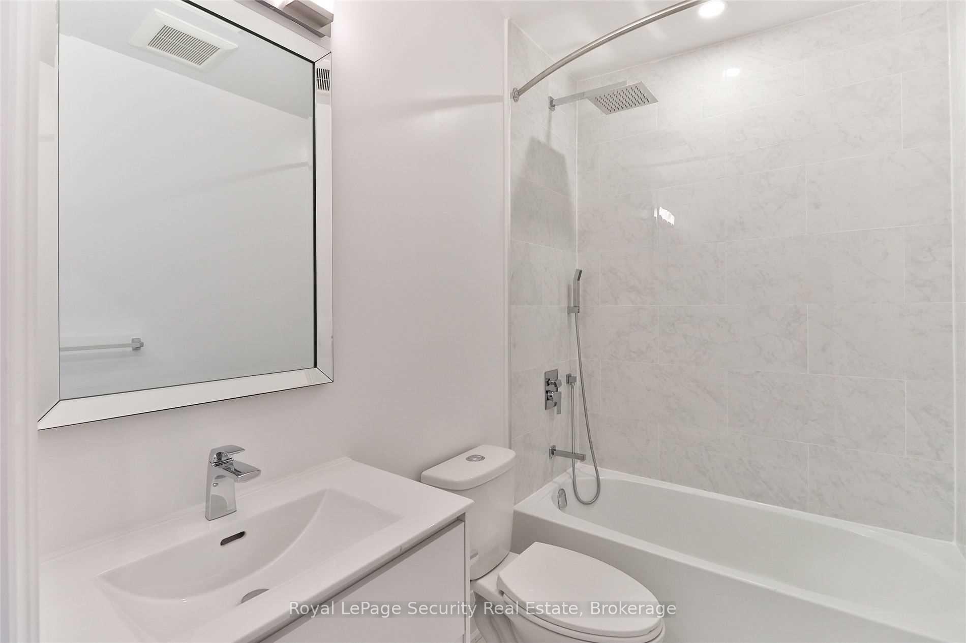 Photo 24 of Unit Main/ 2nd, 136 Markham Street, Toronto, Trinity-Bellwoods — HOMEH