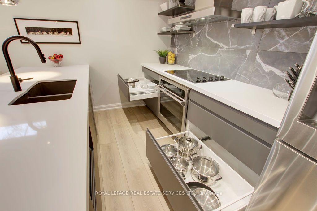 Photo 12 of Unit Unit 2, 164 Maurice Drive, Oakville, Central — HOMEH