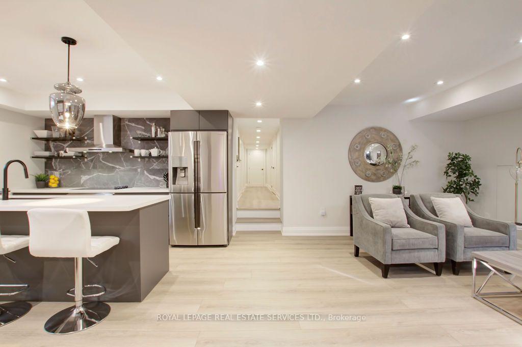 Photo 18 of Unit Unit 2, 164 Maurice Drive, Oakville, Central — HOMEH