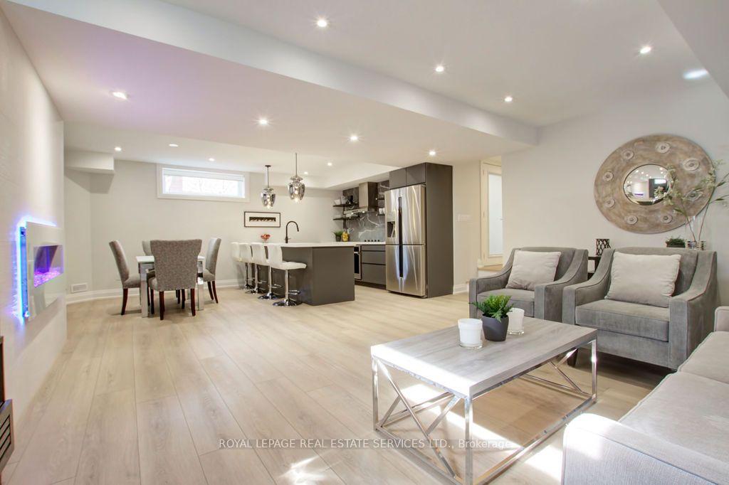 Photo 19 of Unit Unit 2, 164 Maurice Drive, Oakville, Central — HOMEH