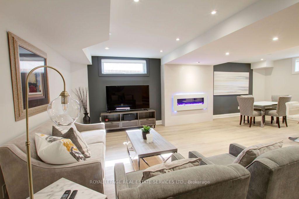 Photo 21 of Unit Unit 2, 164 Maurice Drive, Oakville, Central — HOMEH
