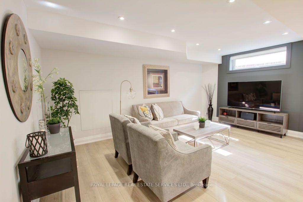Photo 22 of Unit Unit 2, 164 Maurice Drive, Oakville, Central — HOMEH