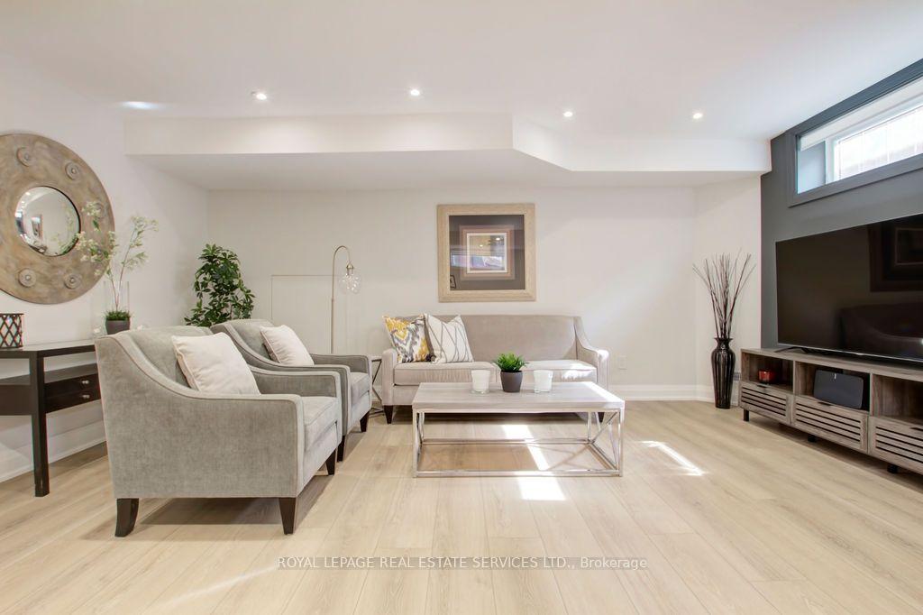 Photo 23 of Unit Unit 2, 164 Maurice Drive, Oakville, Central — HOMEH