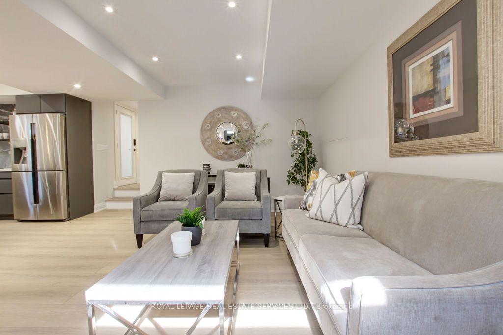 Photo 25 of Unit Unit 2, 164 Maurice Drive, Oakville, Central — HOMEH