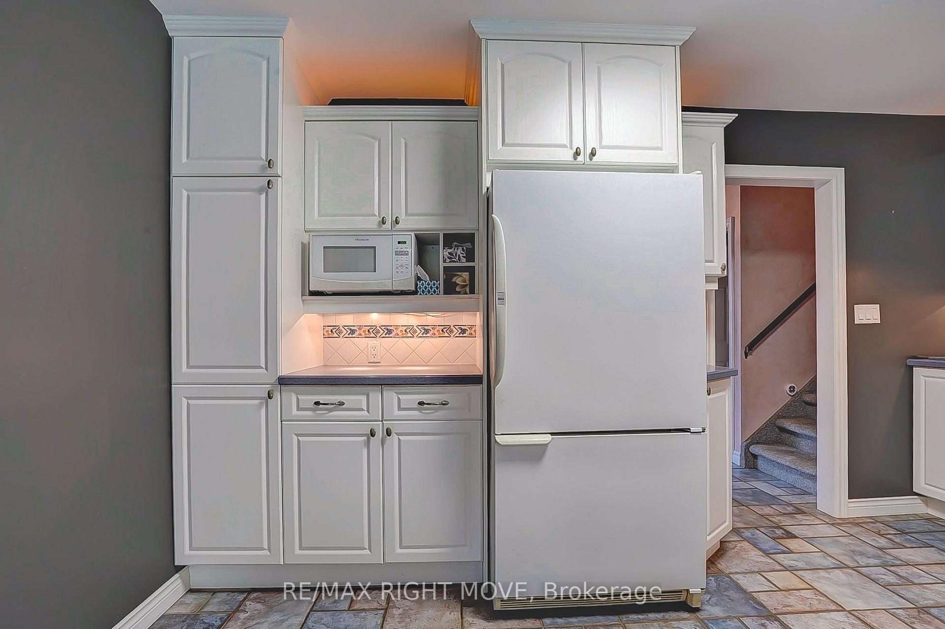 Photo 6 of 456 Jamieson Drive, Orillia — HOMEH
