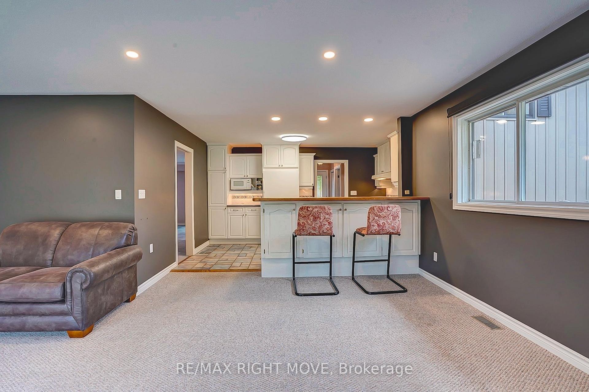 Photo 9 of 456 Jamieson Drive, Orillia — HOMEH