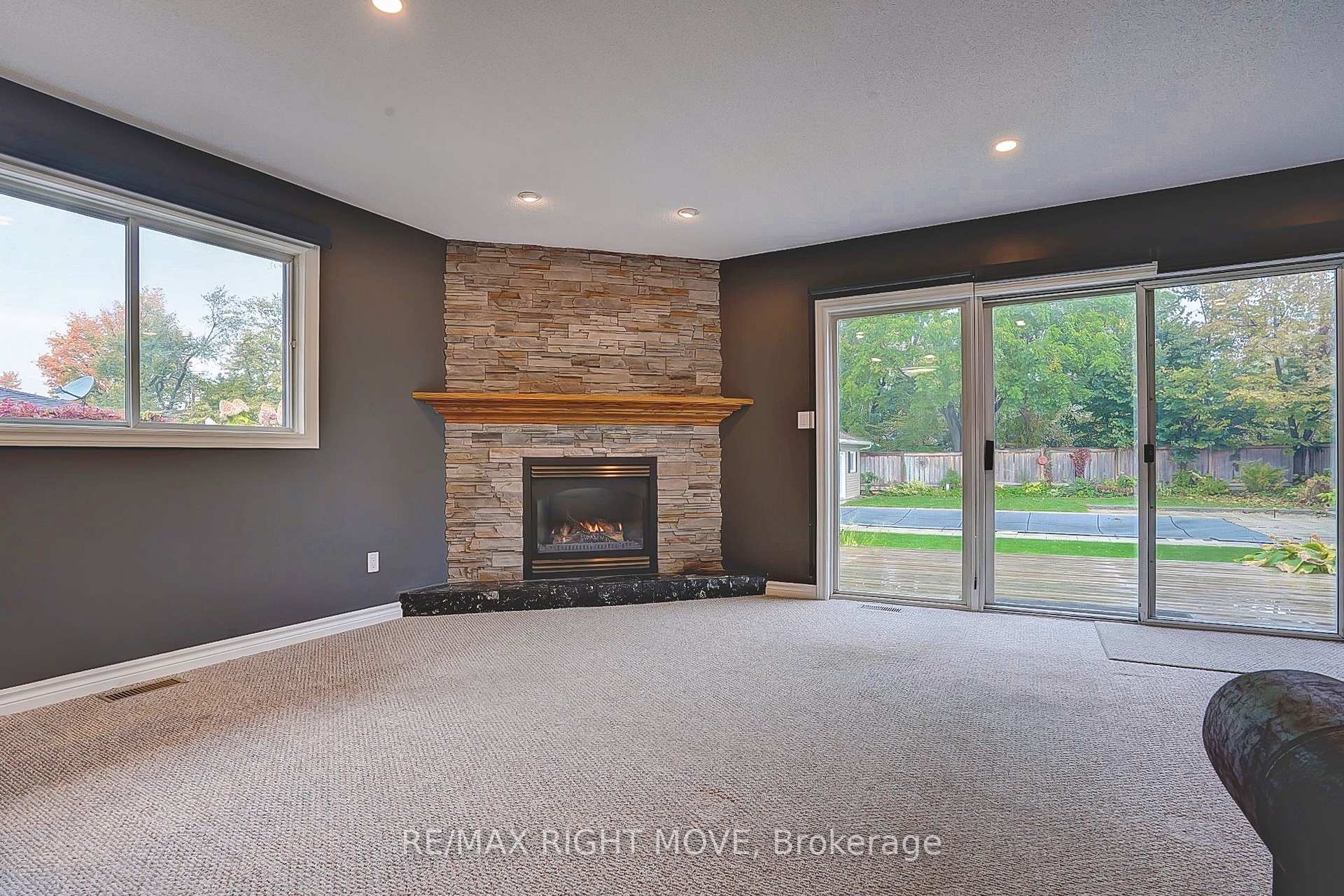 Photo 10 of 456 Jamieson Drive, Orillia — HOMEH