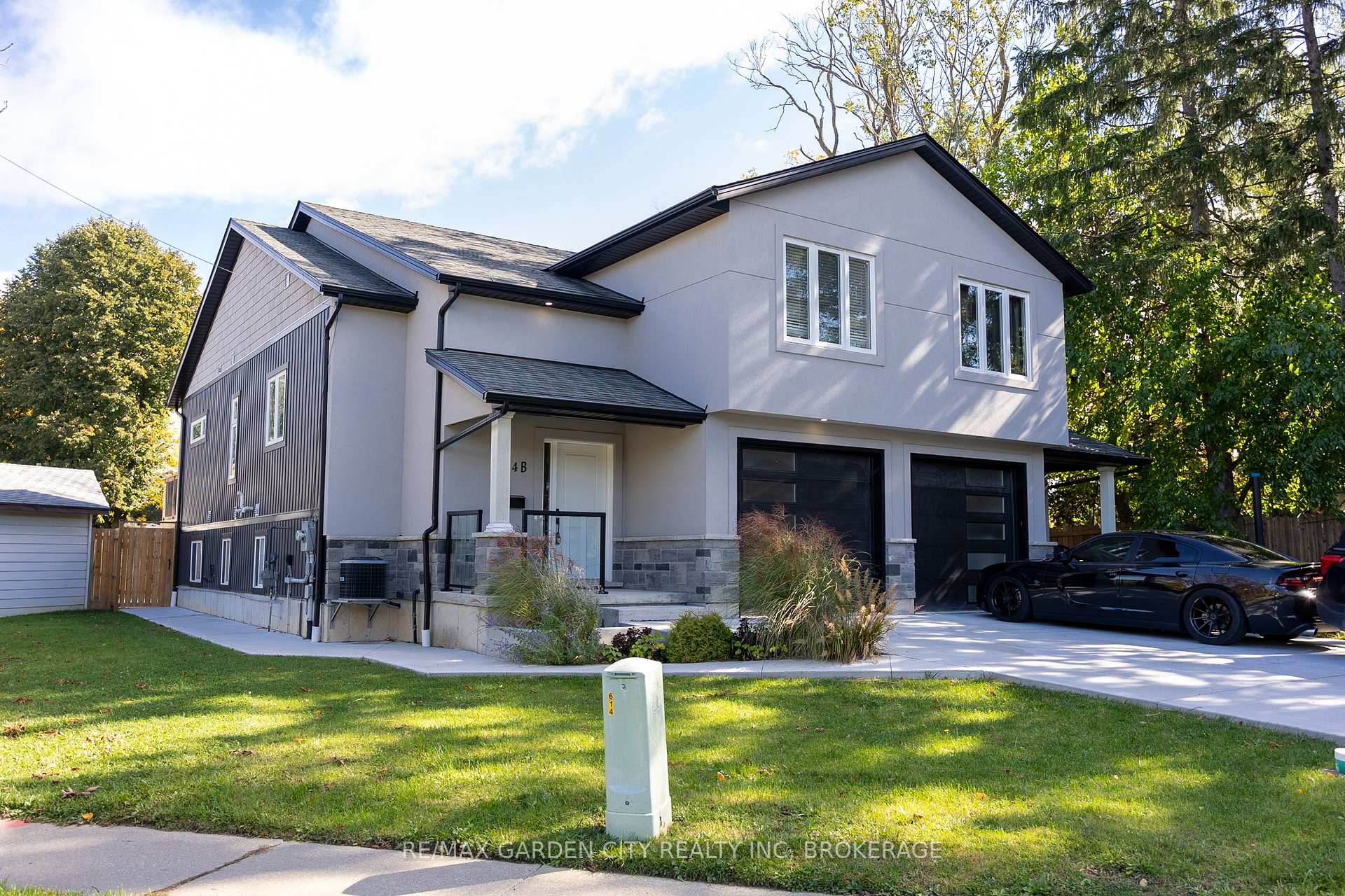 Photo 2 of 614b Niagara Street, St. Catharines, Bunting/Linwell — HOMEH