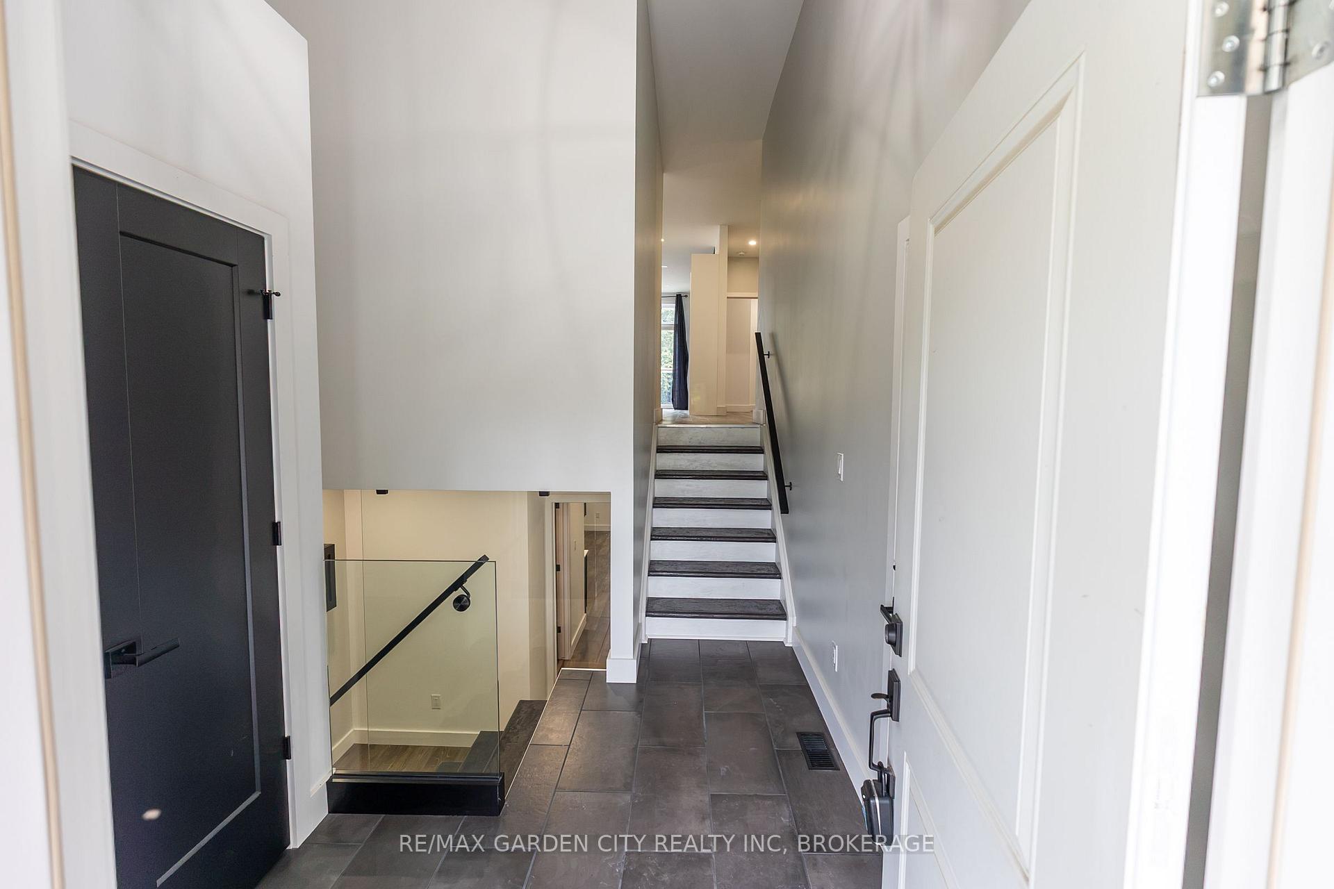 Photo 7 of 614b Niagara Street, St. Catharines, Bunting/Linwell — HOMEH